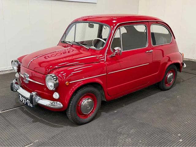 Fiat - 600 l - oldtimer - 1972 - afbeelding 12 van  29