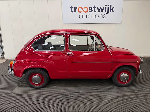 Fiat - 600 l - oldtimer - 1972 - afbeelding 25 van  29