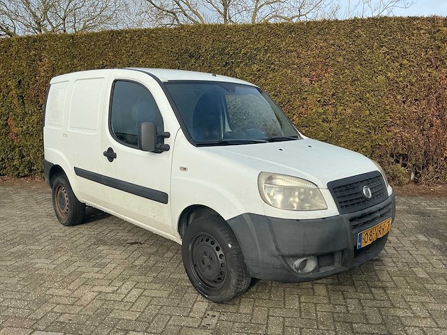 Fiat - doblò - 1.3 mj - 08-vrr-7 - afbeelding 1 van  21