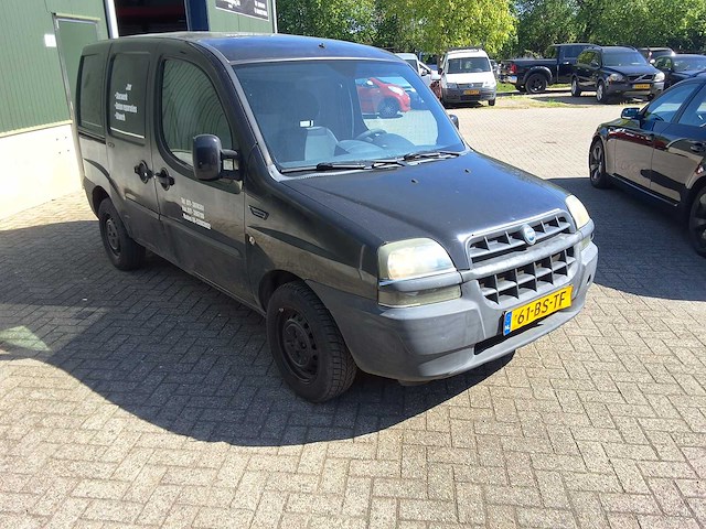 Fiat - doblo - bedrijfswagen - afbeelding 11 van  17