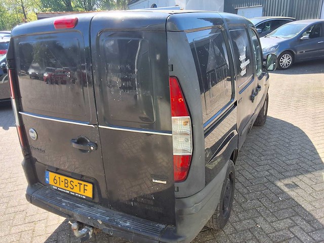 Fiat - doblo - bedrijfswagen - afbeelding 13 van  17