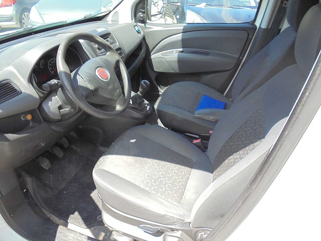 Fiat - doblò cargo - 1.3 m-jet actual - 4-vns-09 - afbeelding 11 van  13