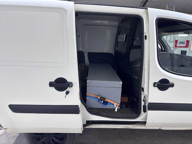 Fiat - fiat doblo cargo - 1.6 16v - 7-vsf-28 - afbeelding 9 van  17