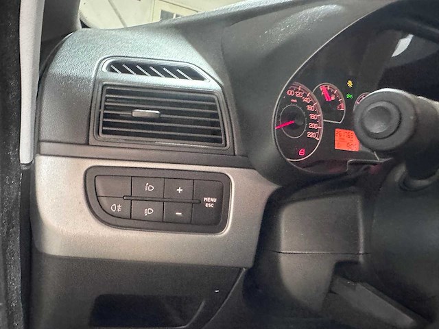 Fiat - grande punto - 1.2 actual - 19-ljr-3 - afbeelding 4 van  18