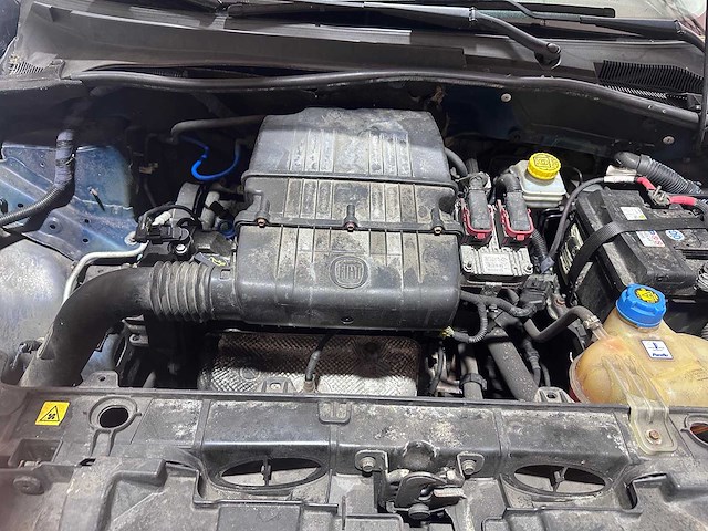 Fiat - grande punto - 1.2 actual - 19-ljr-3 - afbeelding 9 van  18