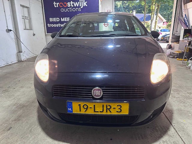 Fiat - grande punto - 1.2 actual - 19-ljr-3 - afbeelding 16 van  18