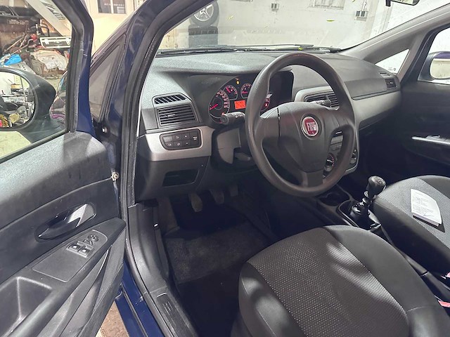 Fiat - grande punto - 1.2 actual - 19-ljr-3 - afbeelding 17 van  18