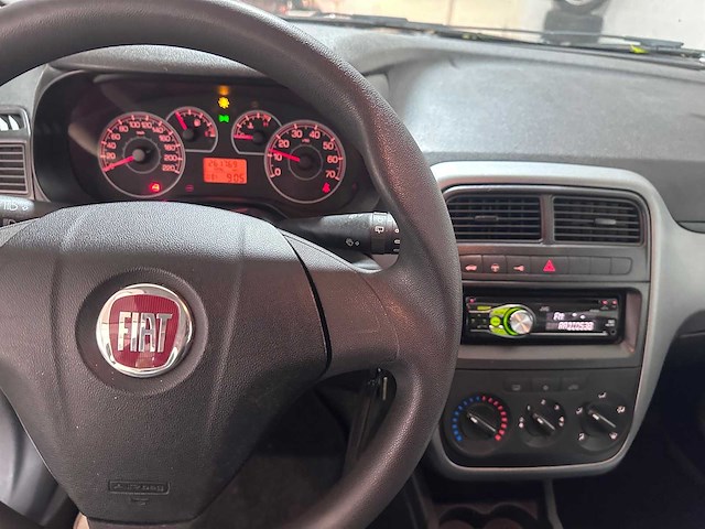 Fiat - grande punto - 1.2 actual - 19-ljr-3 - afbeelding 18 van  18
