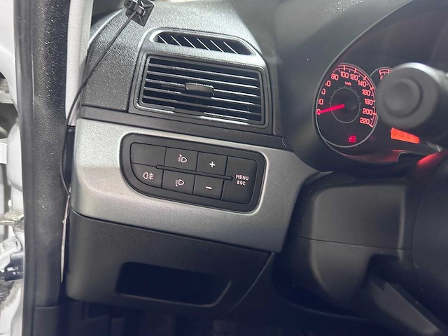 Fiat - grande punto - 1.3 m-jet actual - 93-pdr-8 - afbeelding 4 van  18