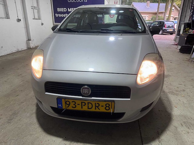 Fiat - grande punto - 1.3 m-jet actual - 93-pdr-8 - afbeelding 16 van  18