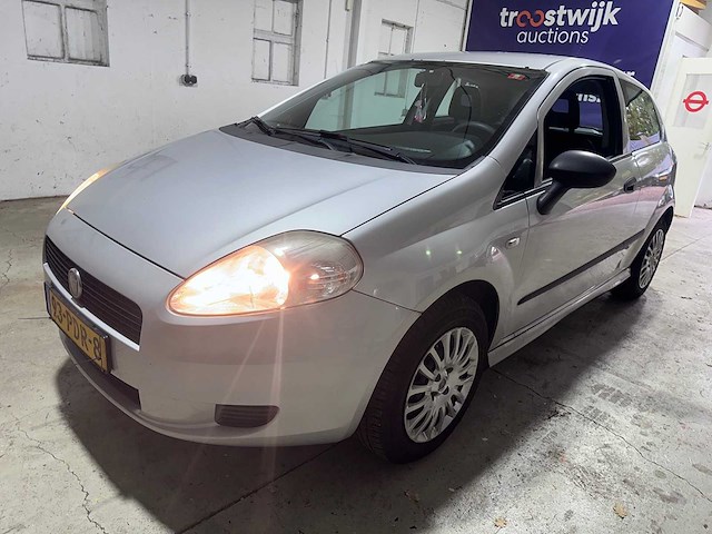 Fiat - grande punto - 1.3 m-jet actual - 93-pdr-8 - afbeelding 1 van  18