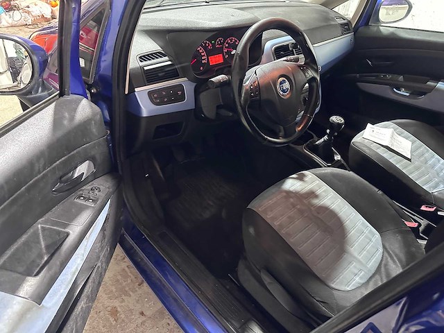 Fiat - grande punto - 1.4 active - gr-523-v - afbeelding 5 van  20