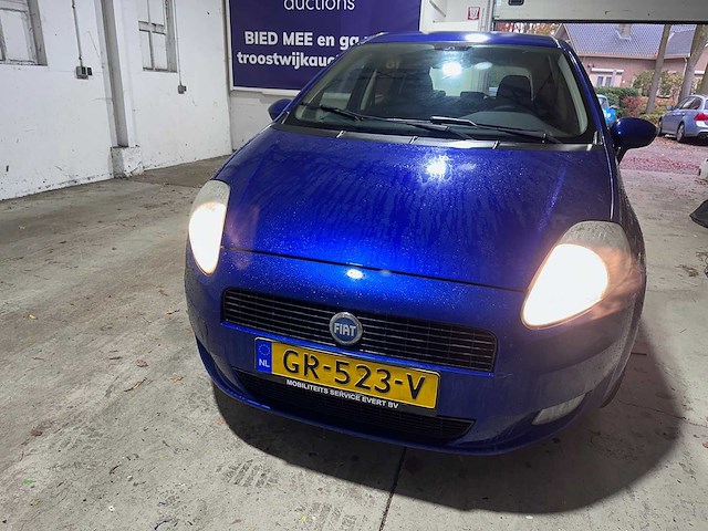 Fiat - grande punto - 1.4 active - gr-523-v - afbeelding 19 van  20