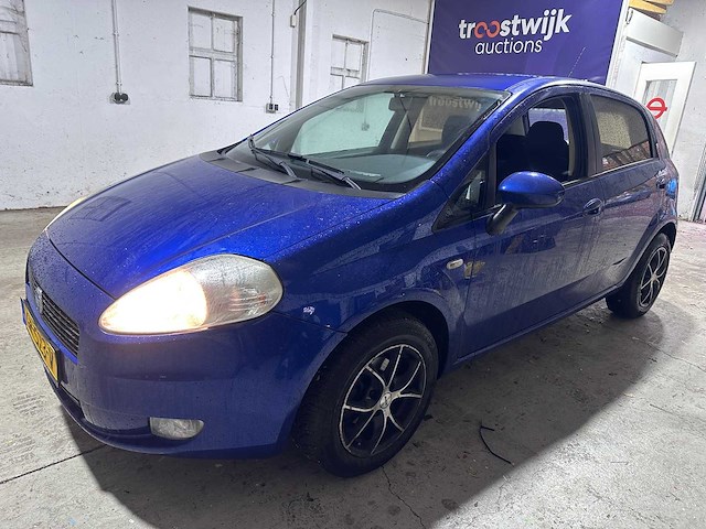 Fiat - grande punto - 1.4 active - gr-523-v - afbeelding 1 van  20