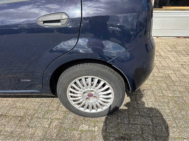 Fiat - grande punto - 1.4 active personenauto - 2009 - afbeelding 10 van  22