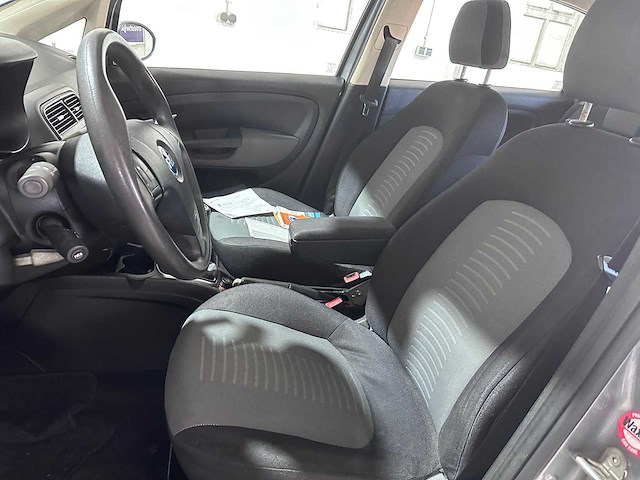 Fiat - grande punto - 1.4 dynamic - 56-xh-kd- 2007 - afbeelding 5 van  17