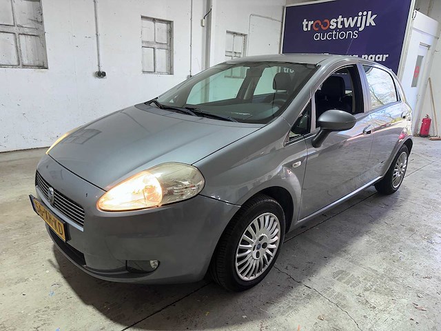 Fiat - grande punto - 1.4 dynamic - 56-xh-kd- 2007 - afbeelding 1 van  17