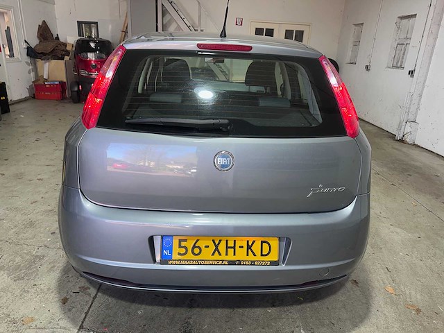 Fiat - grande punto - 1.4 dynamic - 56-xh-kd- 2007 - afbeelding 11 van  17