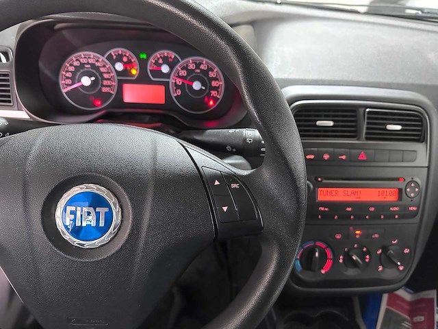 Fiat - grande punto - 1.4 dynamic - 56-xh-kd- 2007 - afbeelding 16 van  17