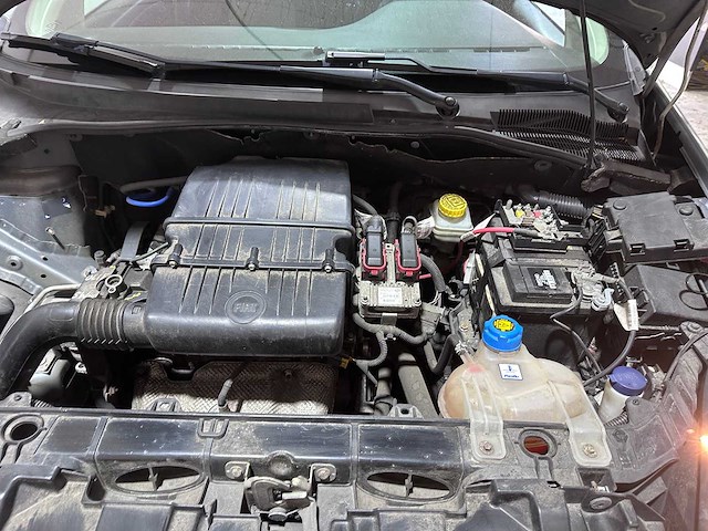Fiat - grande punto - 1.4 dynamic - 56-xh-kd- 2007 - afbeelding 5 van  13