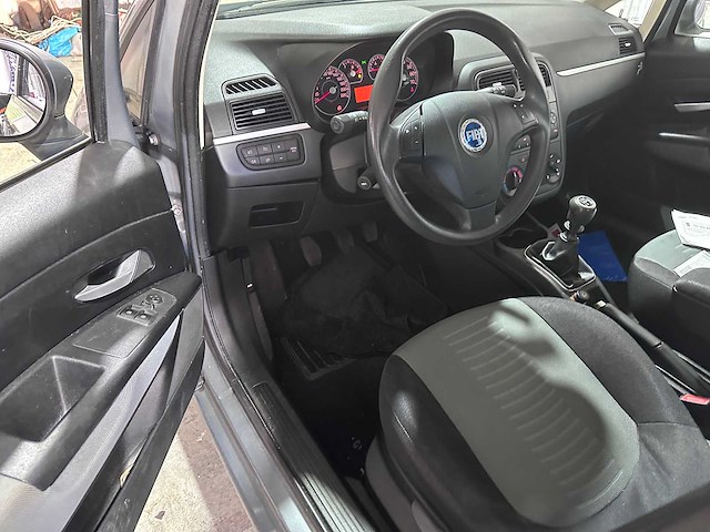 Fiat - grande punto - 1.4 dynamic - 56-xh-kd- 2007 - afbeelding 11 van  13