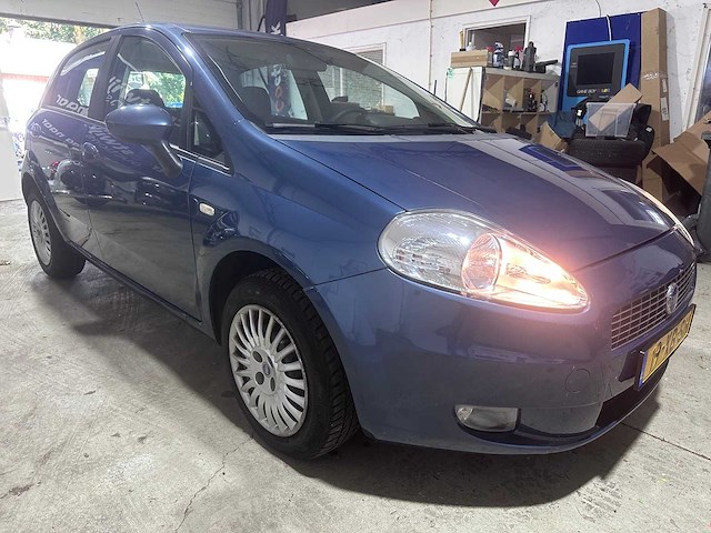 Fiat - grande punto - 1.4 dynamic 62.445km - 19-xb-sh- 2007 - afbeelding 14 van  16