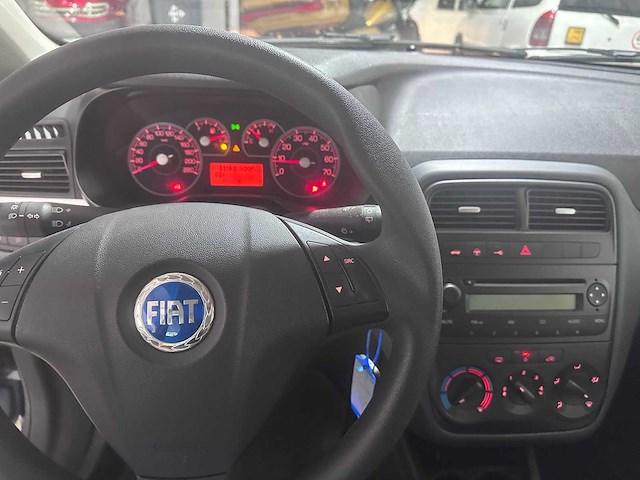 Fiat - grande punto - 1.4 dynamic 62.445km - 19-xb-sh- 2007 - afbeelding 9 van  16