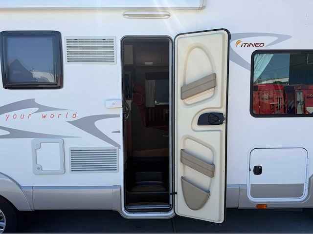 Fiat - itineo - mb 740 - integraal - queensbed - hefbed - 2012 - afbeelding 41 van  44