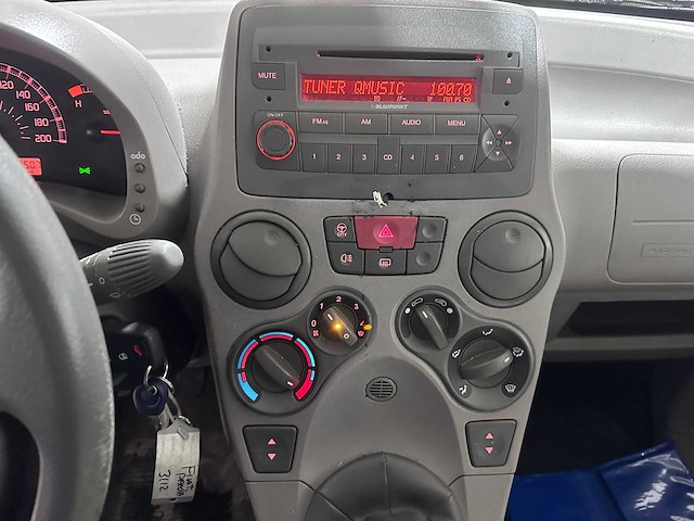 Fiat - panda - 1.1 young - 20-sz-gd- 2006 - afbeelding 3 van  17