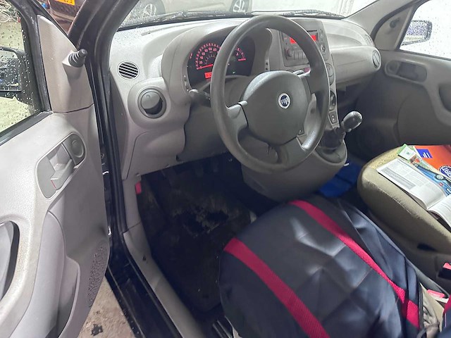 Fiat - panda - 1.1 young - 20-sz-gd- 2006 - afbeelding 15 van  17