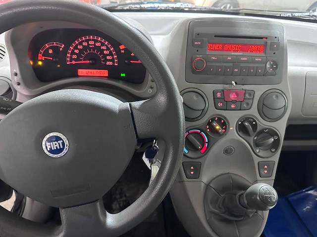 Fiat - panda - 1.1 young - 20-sz-gd- 2006 - afbeelding 16 van  17