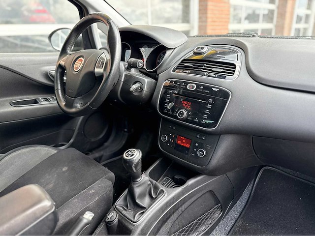 Fiat - punto - evo 1.3 m-jet lounge - personenauto -2015 - afbeelding 2 van  13