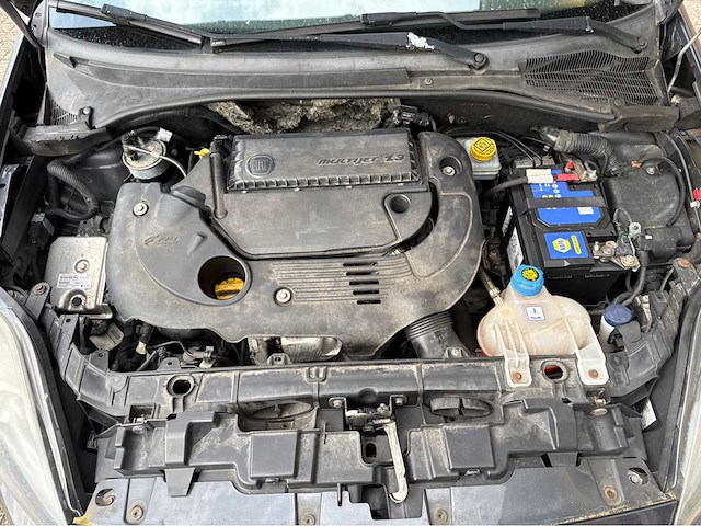 Fiat - punto - evo 1.3 m-jet lounge - personenauto -2015 - afbeelding 6 van  13