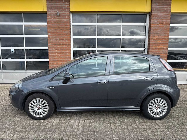 Fiat - punto - evo 1.3 m-jet lounge - personenauto -2015 - afbeelding 10 van  13