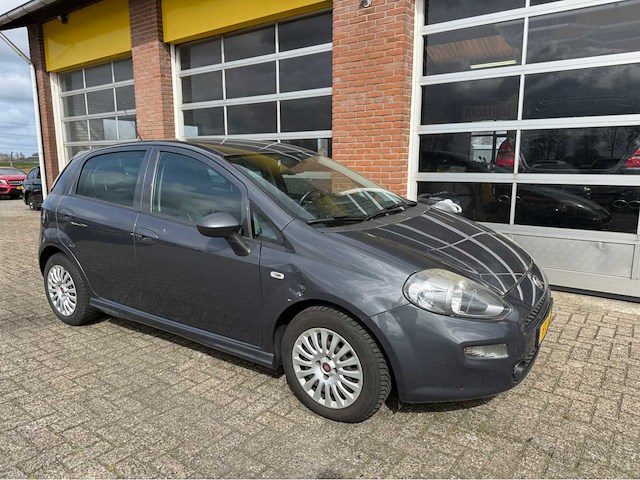 Fiat - punto - evo 1.3 m-jet lounge - personenauto -2015 - afbeelding 12 van  13