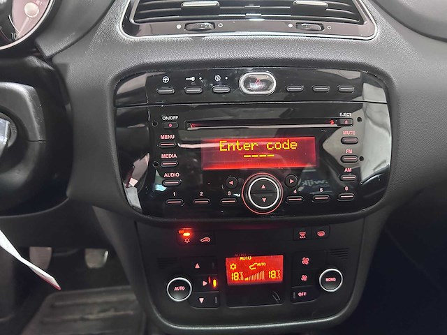 Fiat - punto evo - 1.3 m-jet lounge - 20-thj-5- 2012 - afbeelding 13 van  13