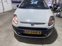 Fiat - punto evo - 1.3 m-jet racing - 07-shn-4 - afbeelding 18 van  19
