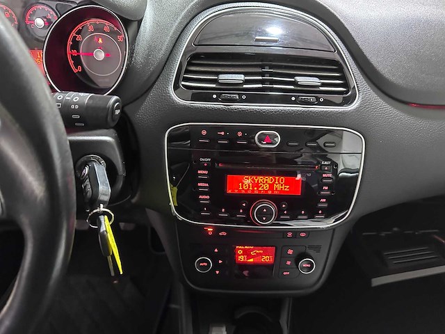 Fiat - punto evo - 1.4-16v m-air emot. - 55-ljb-2- 2010 - afbeelding 4 van  18
