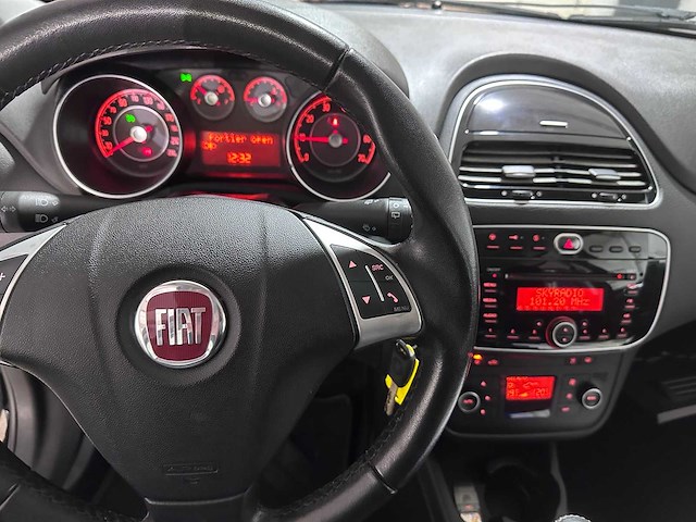 Fiat - punto evo - 1.4-16v m-air emot. - 55-ljb-2- 2010 - afbeelding 17 van  18