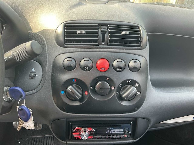 Fiat - seicento - 1.1 s - 34-lv-gr - afbeelding 5 van  23