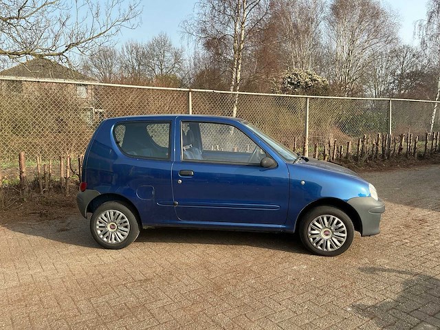 Fiat - seicento - 1.1 s - 34-lv-gr - afbeelding 18 van  23