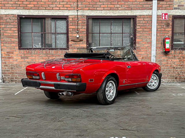 Fiat 124 spider turbo 2.0 1982 - afbeelding 27 van  28