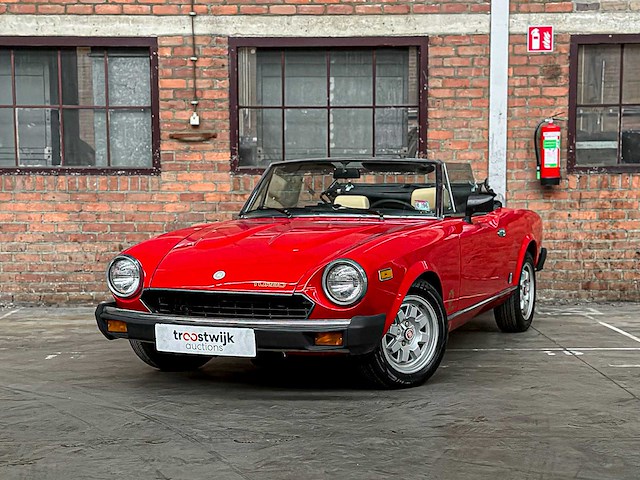 Fiat 124 spider turbo 2.0 1982 - afbeelding 1 van  27