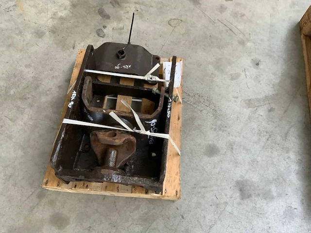 Fiat 180-90 trekhaak - afbeelding 1 van  4