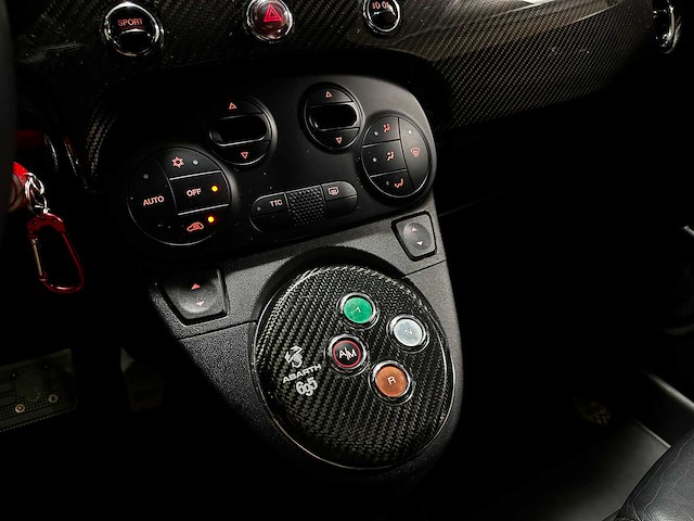 Fiat 500 abarth 695 tributo ferrari 180pk 2011 (195/1695) - afbeelding 29 van  51