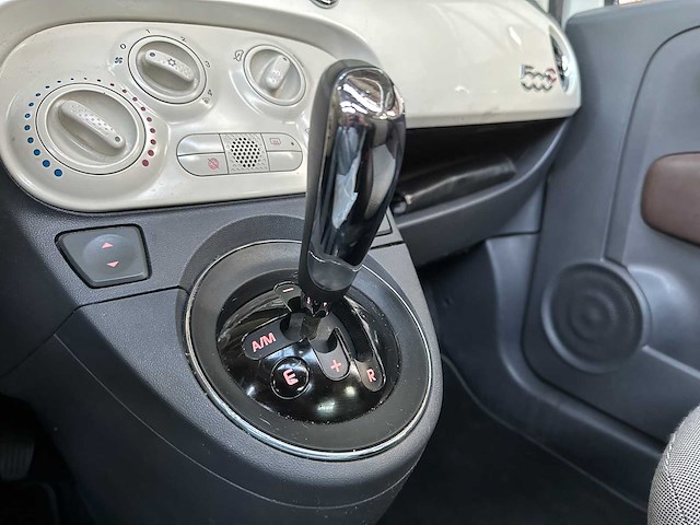 Fiat 500 c 1.2 lounge 69pk 2010 -automaat-, 54-nbt-1 - afbeelding 17 van  34