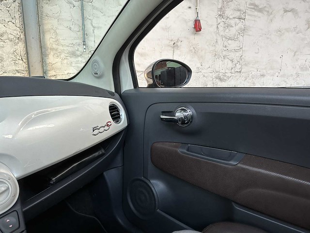 Fiat 500 c 1.2 lounge 69pk 2010, 54-nbt-1 - afbeelding 16 van  34