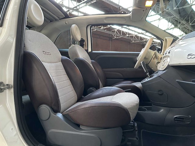 Fiat 500 c 1.2 lounge 69pk 2010, 54-nbt-1 - afbeelding 22 van  34