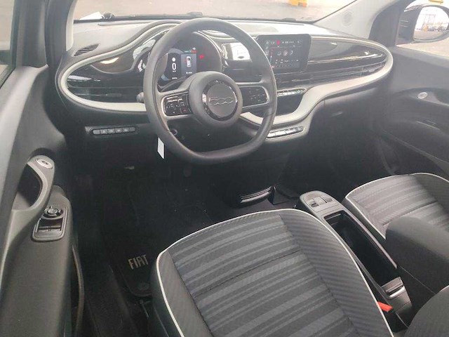 Fiat 500 red 24 kwh automaat, n-310-pv - afbeelding 8 van  10
