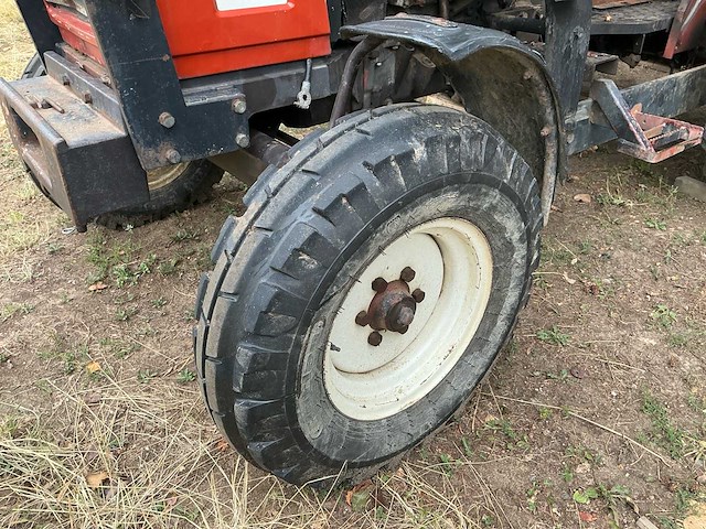 Fiat 55-66 landbouwtractor met frontladerconsole – brandschade - afbeelding 8 van  19